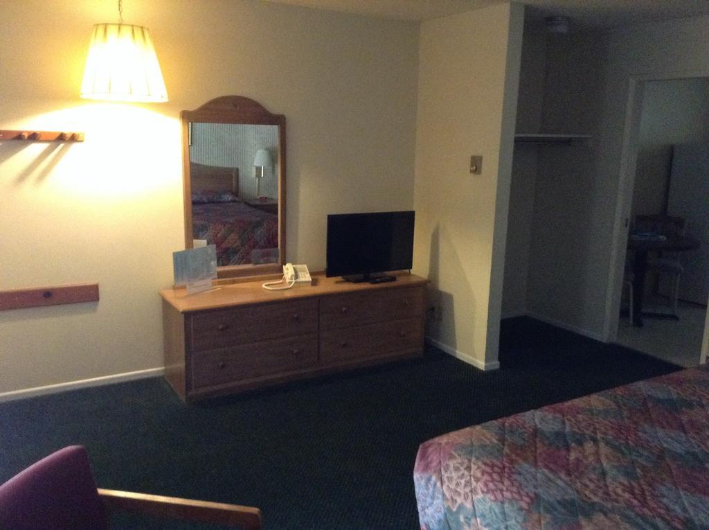 Hotel Whispering Pines June Lake