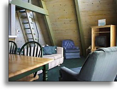 Hotel Whispering Pines 2*
